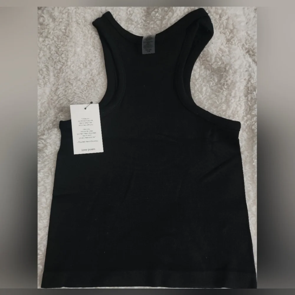 NWT Crop Top Ribbed Tank - Picture 3 of 4